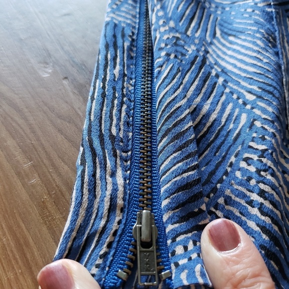 Rachel Zoe Silk Blue, White, and Black Pant. - Picture 3 of 7